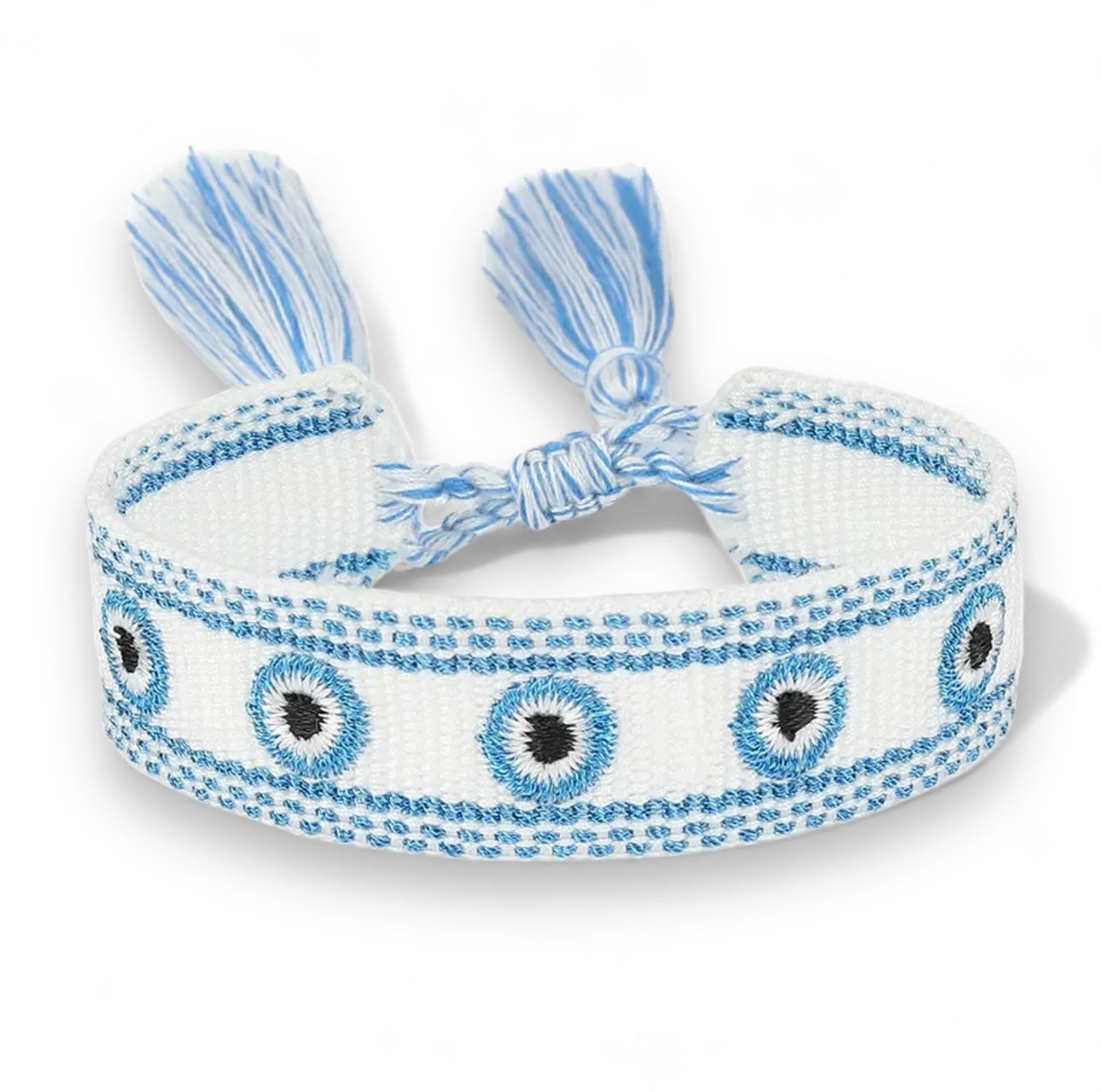 Stijlvolle blauw-witte armband met een tijdloos ontwerp, perfect voor elke gelegenheid. Voeg een vleugje aesthetic toe aan je look met deze comfortabele en elegante armband